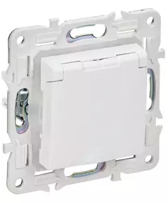 Розетка 1-м SKANDY 16А IP44 с заземл. защ. штроки с крышкой SK-R11W арктич. бел. IEK SK-R16-16-44-K01