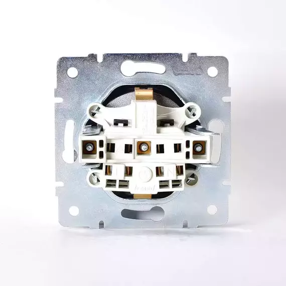 Механизм розетки 1-м СП KARINA с защ. крышкой термопласт с заземл. черн. бархат LEZARD 707-4288-123B, изображение 33