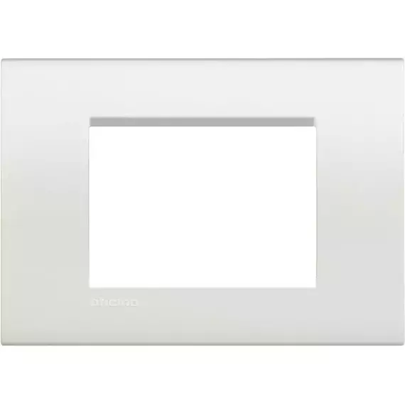 Рамка 3мод. LivingLight прямоугол. бел. Leg BTC LNA4803BI